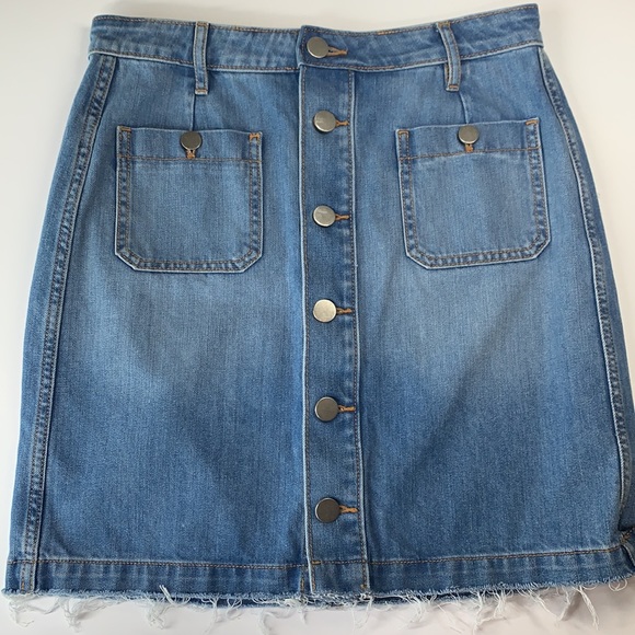 EUC Loft denim short denim skirt raw hem mini  sz 4. - Picture 5 of 9